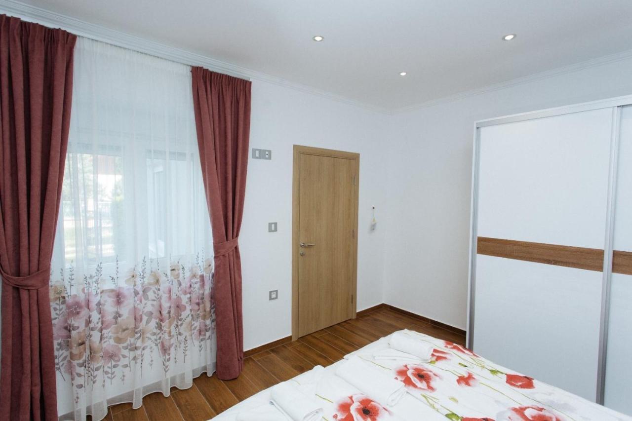 Apartmani Mikic Palić Exterior foto